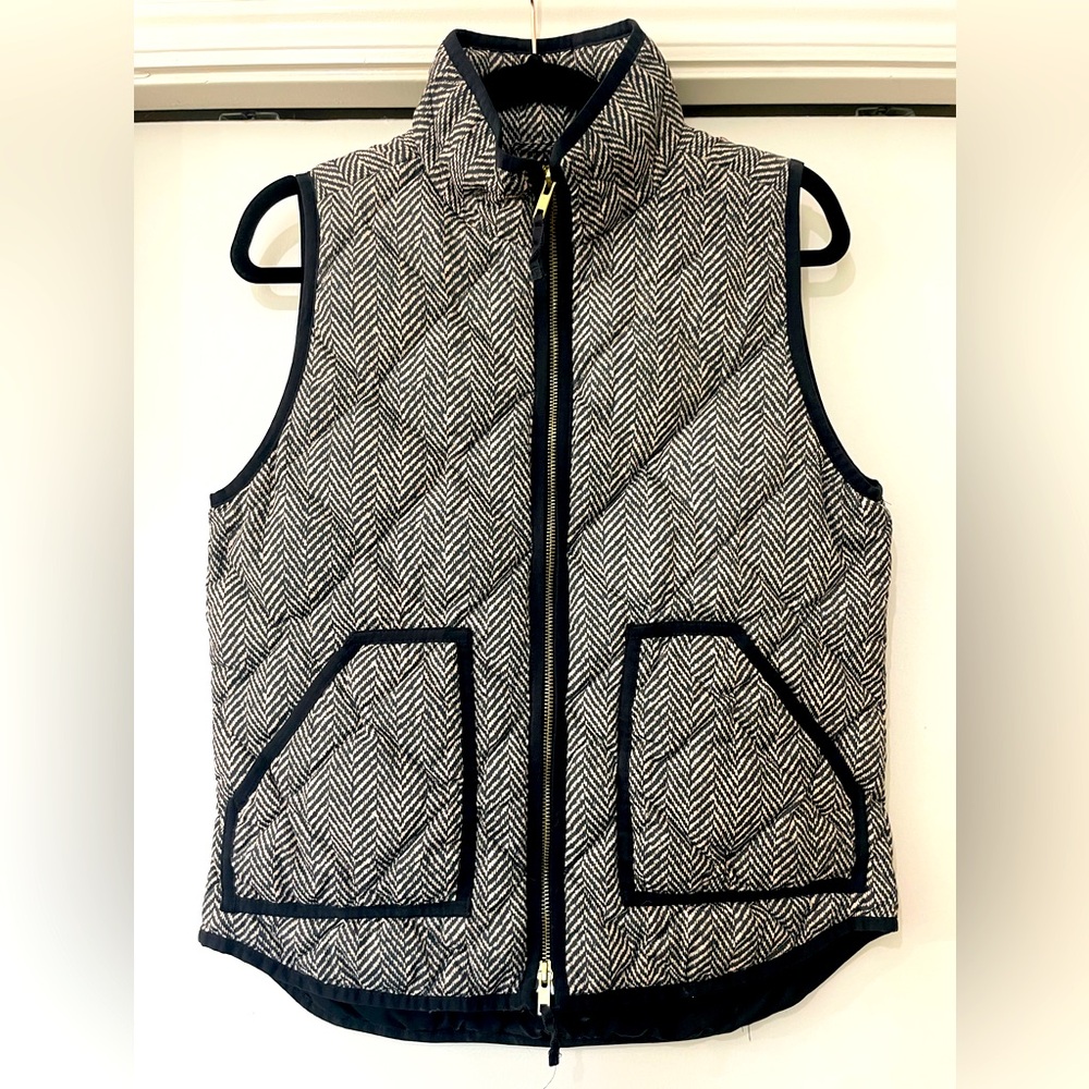 EUC J crew vest with chevron pattern